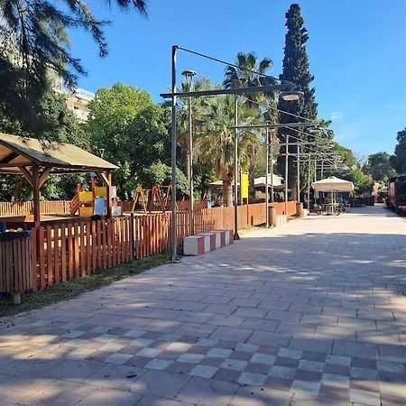Δίπλα Στο Πάρκο Kalamata Exterior foto